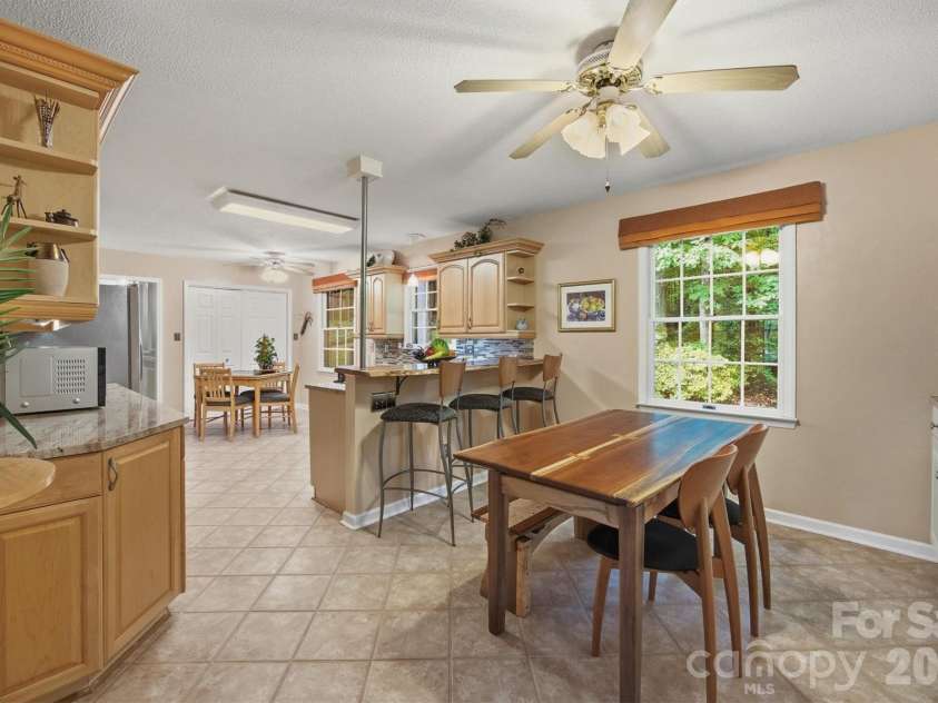 105 Horse Shoe Lane, Morganton, NC 28655.  MLS# CAR4377621, YatesRealty ID 22736. 