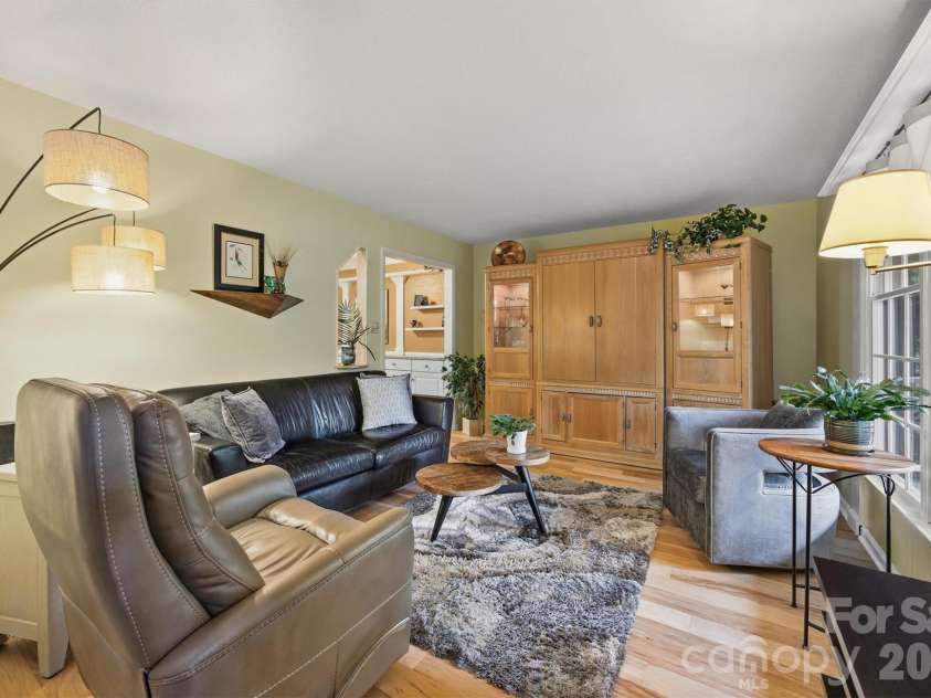 105 Horse Shoe Lane, Morganton, NC 28655.  MLS# CAR4377621, YatesRealty ID 22736. 