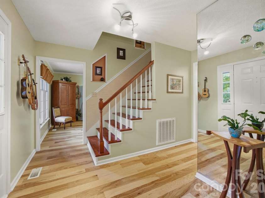 105 Horse Shoe Lane, Morganton, NC 28655.  MLS# CAR4377621, YatesRealty ID 22736. 
