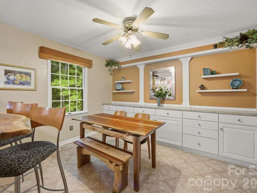 105 Horse Shoe Lane, Morganton, NC 28655.  MLS# CAR4377621, YatesRealty ID 22736. 