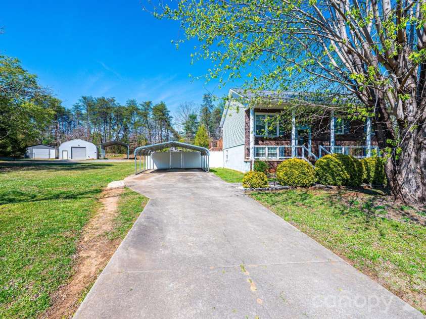 2681 Tumbleweed Drive, Lenoir, NC 28645.  MLS# CAR4362488, YatesRealty ID 22737. 