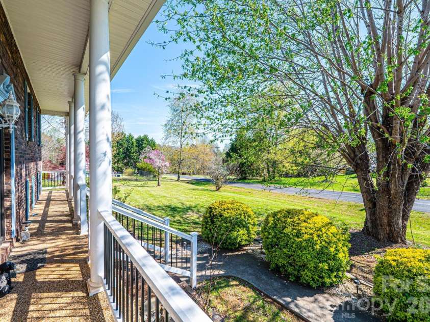 2681 Tumbleweed Drive, Lenoir, NC 28645.  MLS# CAR4362488, YatesRealty ID 22737. 