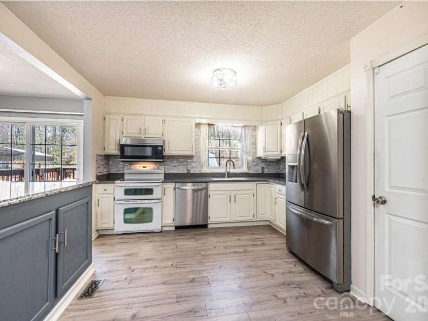 2681 Tumbleweed Drive, Lenoir, NC 28645.  MLS# CAR4362488, YatesRealty ID 22737. 