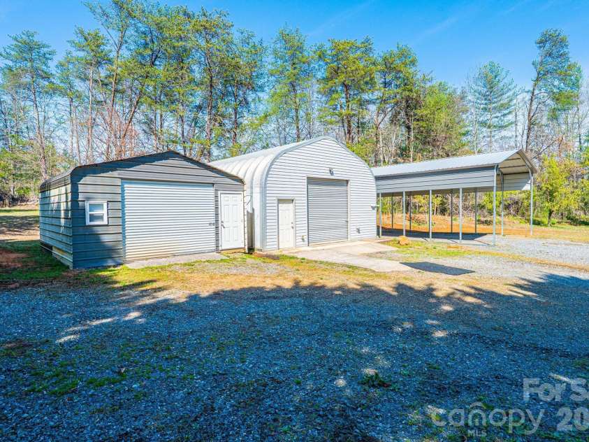 2681 Tumbleweed Drive, Lenoir, NC 28645.  MLS# CAR4362488, YatesRealty ID 22737. 