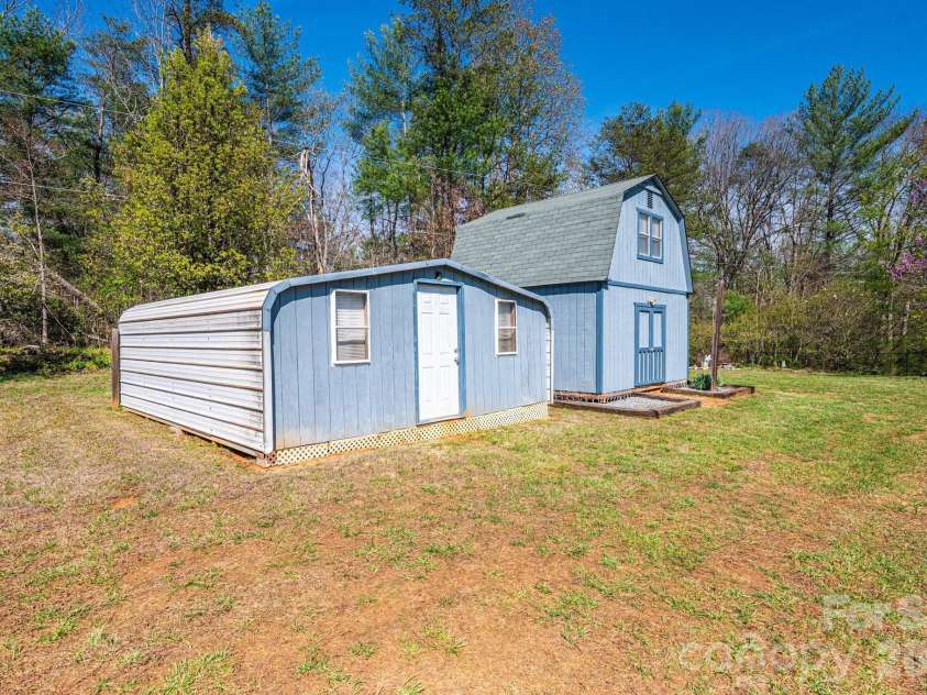 2681 Tumbleweed Drive, Lenoir, NC 28645.  MLS# CAR4362488, YatesRealty ID 22737. 