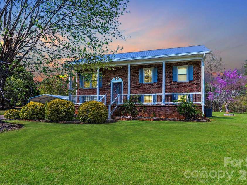 2681 Tumbleweed Drive, Lenoir, NC 28645.  MLS# CAR4362488, YatesRealty ID 22737. 