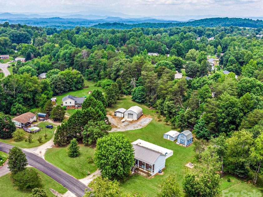 2681 Tumbleweed Drive, Lenoir, NC 28645.  MLS# CAR4362488, YatesRealty ID 22737. 