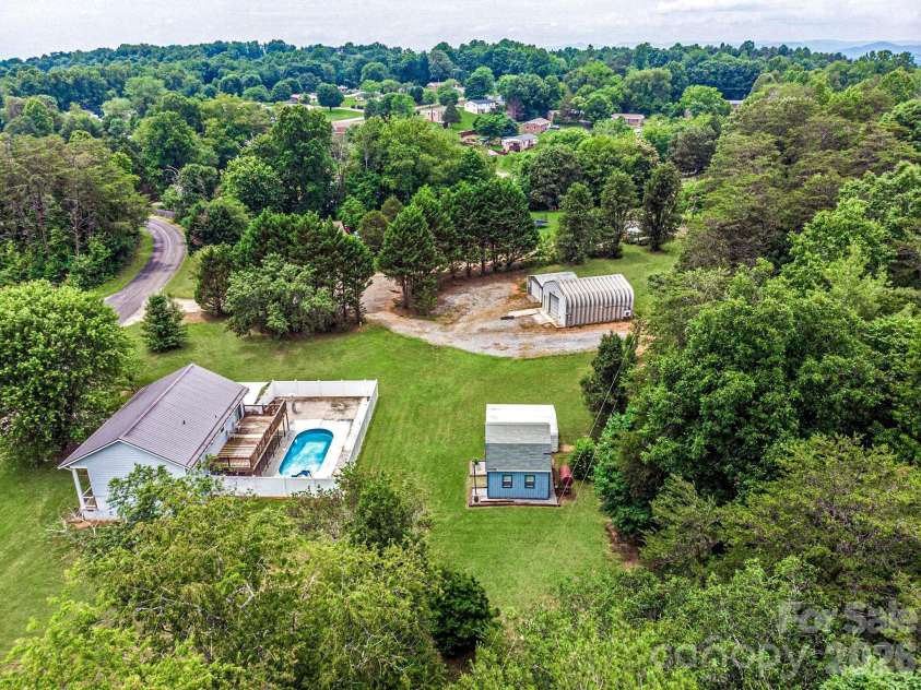 2681 Tumbleweed Drive, Lenoir, NC 28645.  MLS# CAR4362488, YatesRealty ID 22737. 