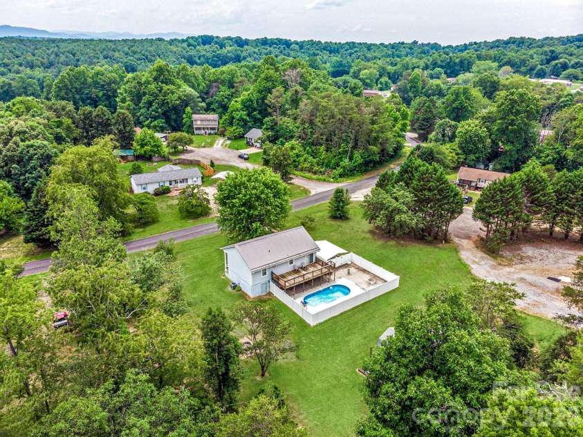 2681 Tumbleweed Drive, Lenoir, NC 28645.  MLS# CAR4362488, YatesRealty ID 22737. 