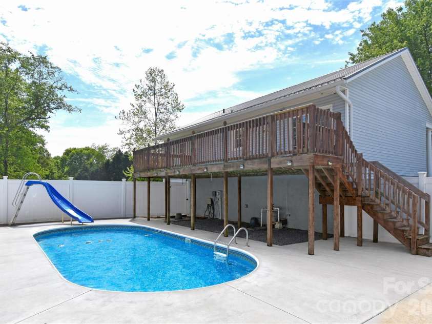 2681 Tumbleweed Drive, Lenoir, NC 28645.  MLS# CAR4362488, YatesRealty ID 22737. 