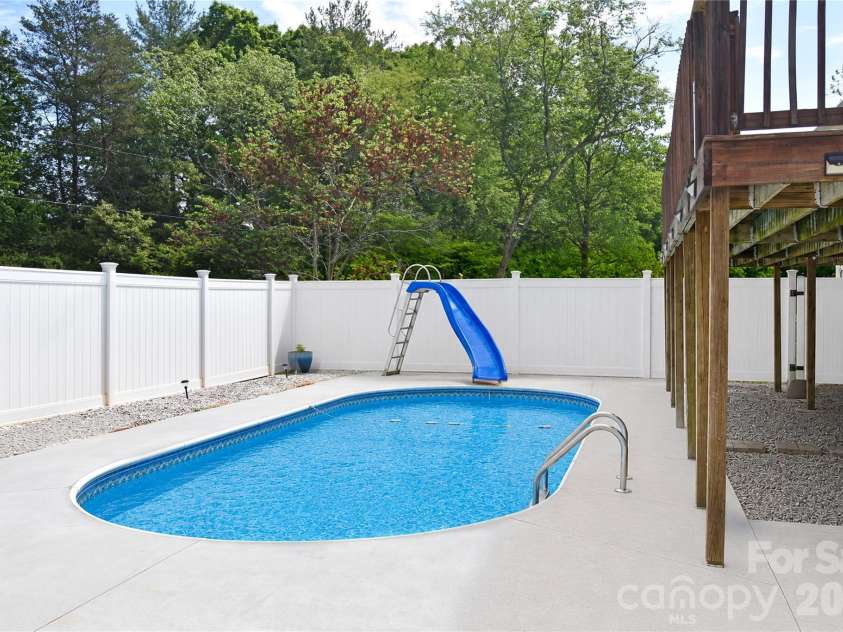 2681 Tumbleweed Drive, Lenoir, NC 28645.  MLS# CAR4362488, YatesRealty ID 22737. 