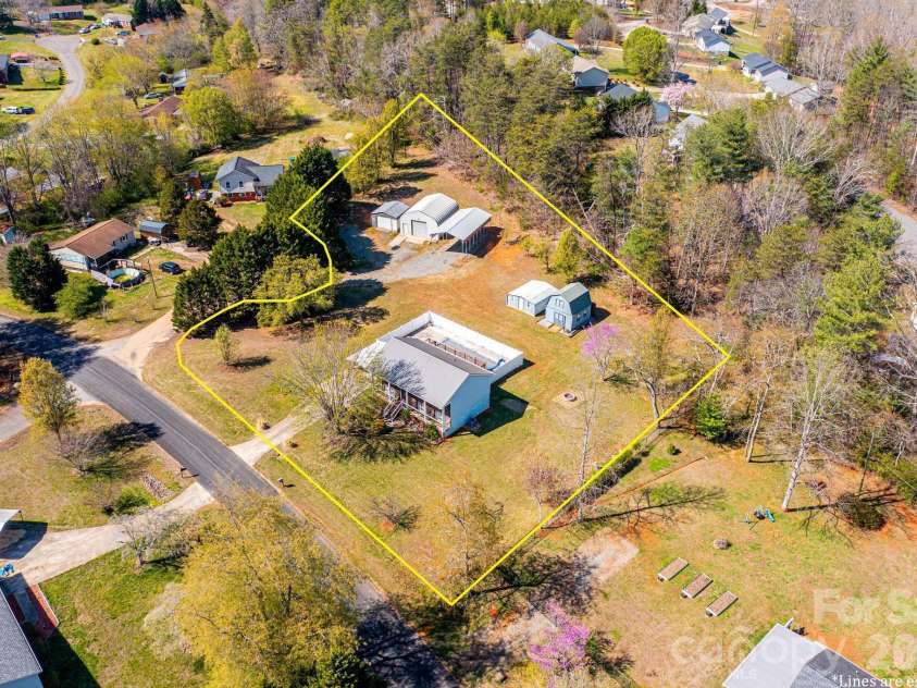 2681 Tumbleweed Drive, Lenoir, NC 28645.  MLS# CAR4362488, YatesRealty ID 22737. 