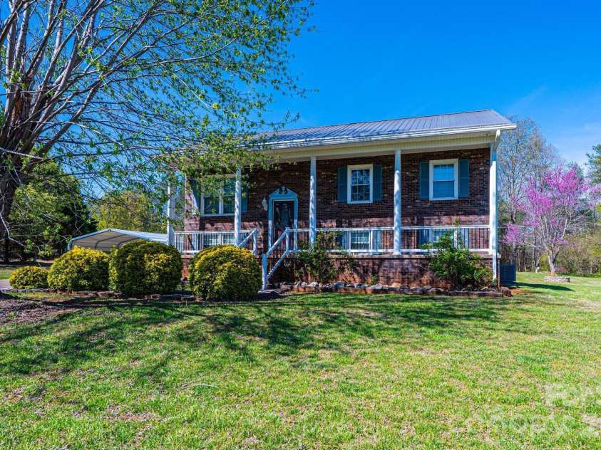 2681 Tumbleweed Drive, Lenoir, NC 28645.  MLS# CAR4362488, YatesRealty ID 22737. 