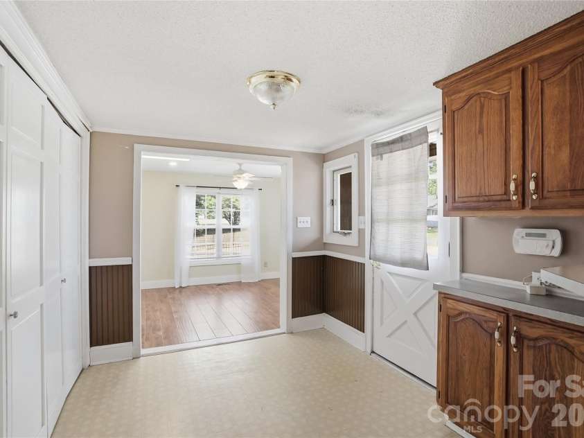 208 Jackson Terrace, Clover, SC 29710.  MLS# CAR4371791, YatesRealty ID 22738. 