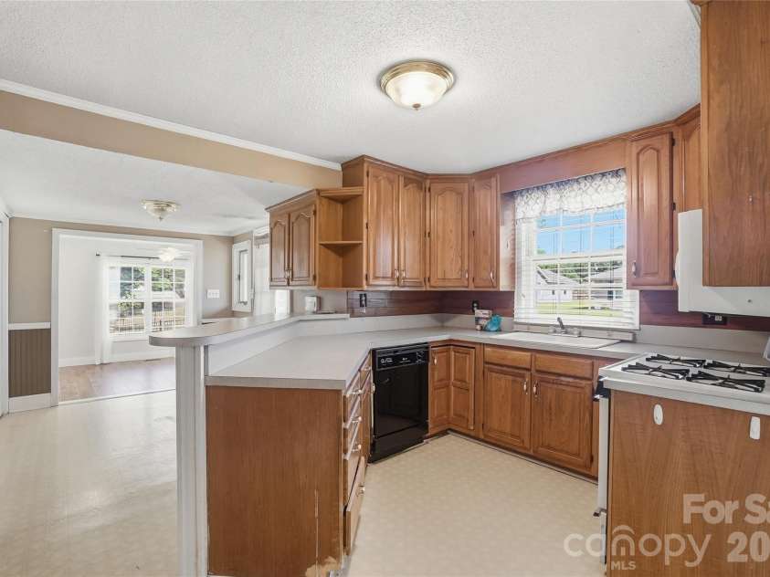 208 Jackson Terrace, Clover, SC 29710.  MLS# CAR4371791, YatesRealty ID 22738. 