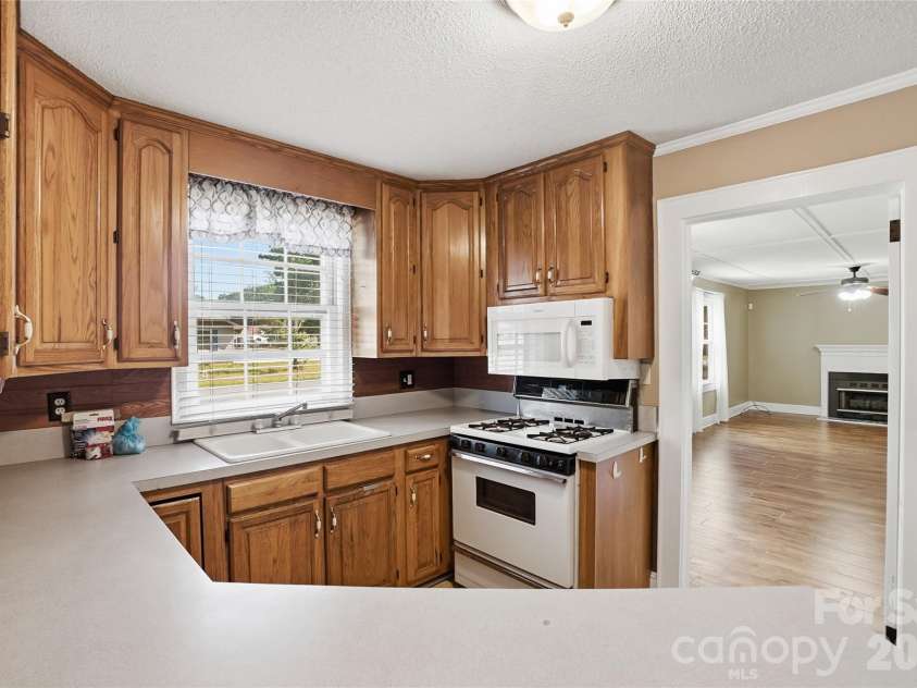 208 Jackson Terrace, Clover, SC 29710.  MLS# CAR4371791, YatesRealty ID 22738. 