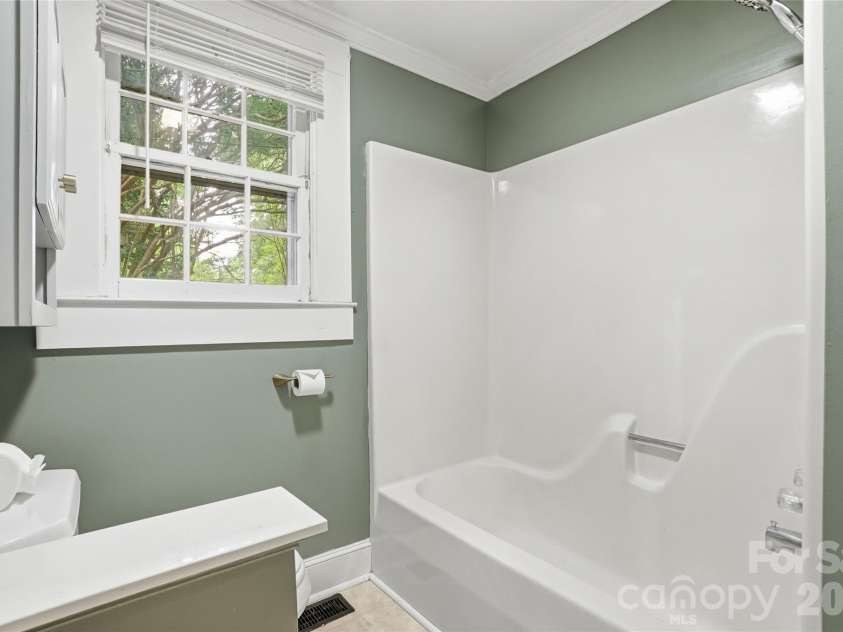 208 Jackson Terrace, Clover, SC 29710.  MLS# CAR4371791, YatesRealty ID 22738. 