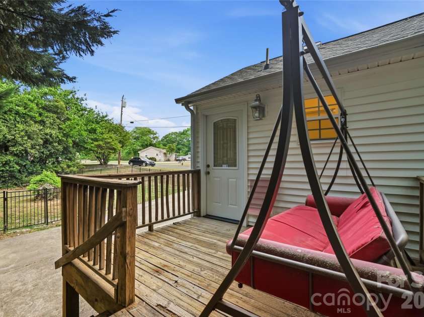 208 Jackson Terrace, Clover, SC 29710.  MLS# CAR4371791, YatesRealty ID 22738. 