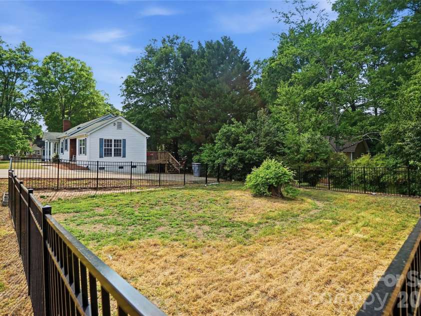 208 Jackson Terrace, Clover, SC 29710.  MLS# CAR4371791, YatesRealty ID 22738. 