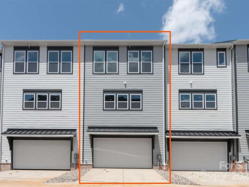 413 Prine Place, Charlotte, NC 28213.  MLS# CAR4112669, YatesRealty ID 22738. 