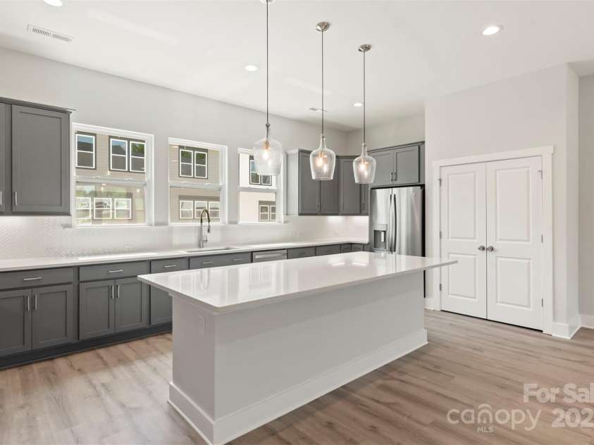 413 Prine Place, Charlotte, NC 28213.  MLS# CAR4112669, YatesRealty ID 22738. Kitchen