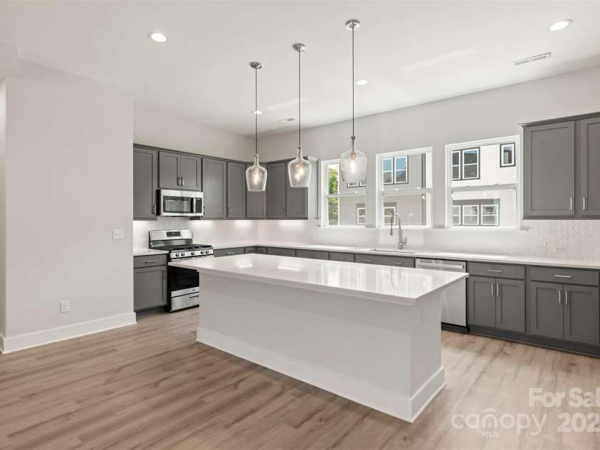 413 Prine Place, Charlotte, NC 28213.  MLS# CAR4112669, YatesRealty ID 22738. Kitchen