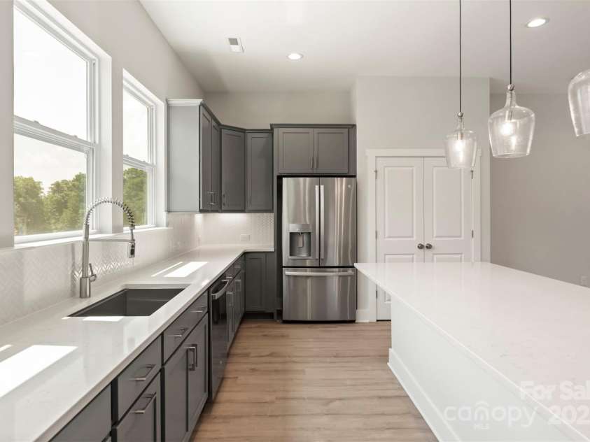 413 Prine Place, Charlotte, NC 28213.  MLS# CAR4112669, YatesRealty ID 22738. Kitchen