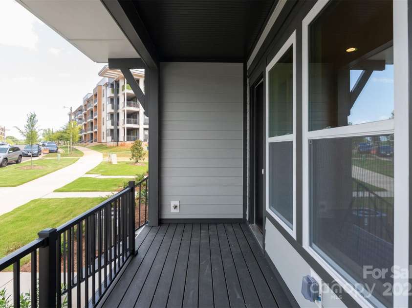 413 Prine Place, Charlotte, NC 28213.  MLS# CAR4112669, YatesRealty ID 22738. Terrace