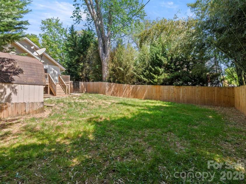 926 Chapel Road, Asheville, NC 28803.  MLS# CAR4374168, YatesRealty ID 22739. 