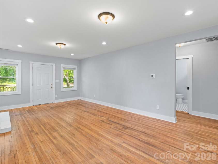 926 Chapel Road, Asheville, NC 28803.  MLS# CAR4374168, YatesRealty ID 22739. 
