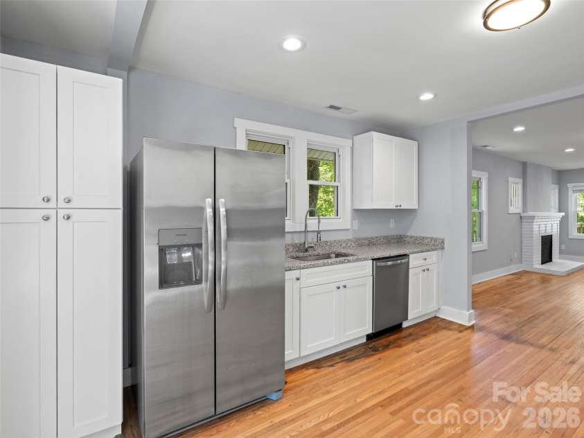 926 Chapel Road, Asheville, NC 28803.  MLS# CAR4374168, YatesRealty ID 22739. 