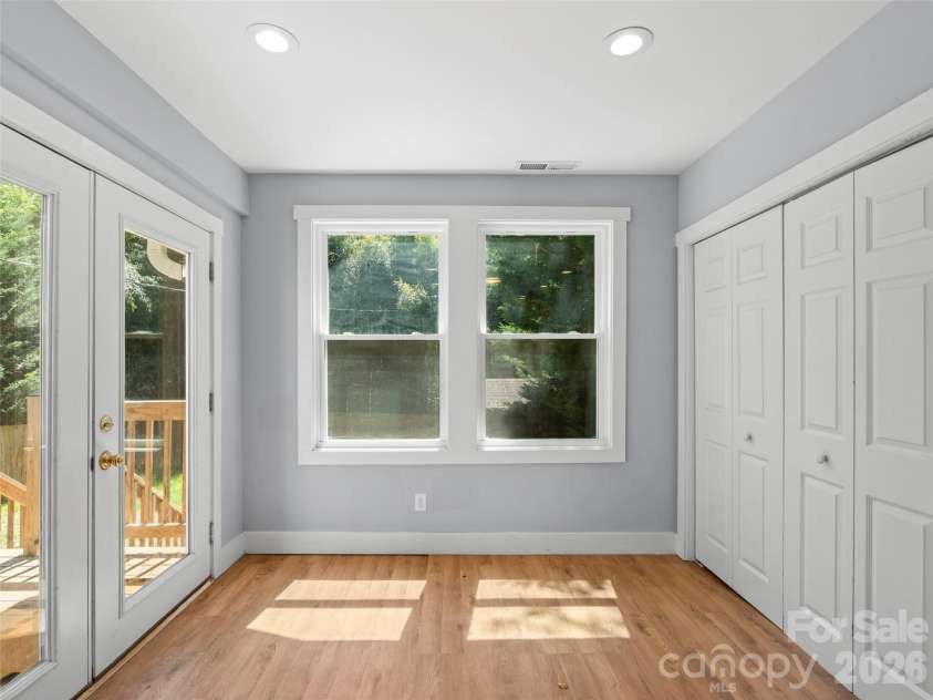 926 Chapel Road, Asheville, NC 28803.  MLS# CAR4374168, YatesRealty ID 22739. 
