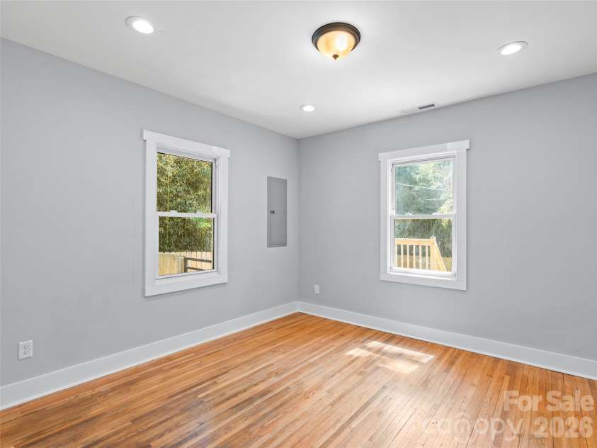 926 Chapel Road, Asheville, NC 28803.  MLS# CAR4374168, YatesRealty ID 22739. 