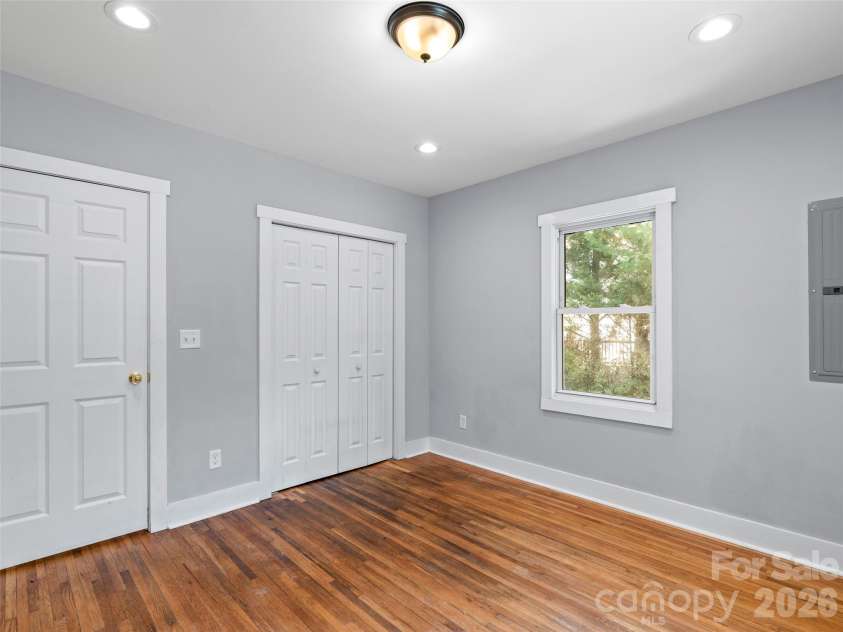 926 Chapel Road, Asheville, NC 28803.  MLS# CAR4374168, YatesRealty ID 22739. 