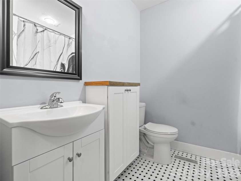 926 Chapel Road, Asheville, NC 28803.  MLS# CAR4374168, YatesRealty ID 22739. 