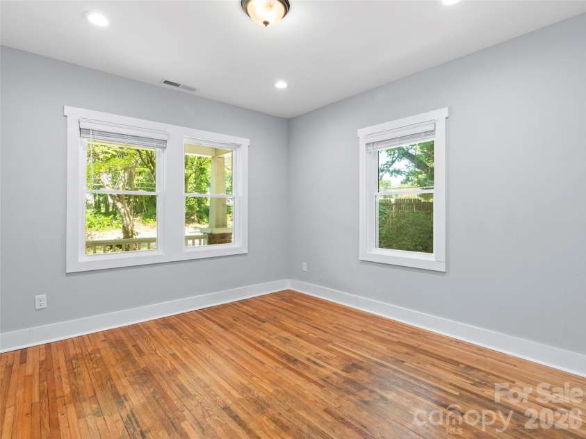 926 Chapel Road, Asheville, NC 28803.  MLS# CAR4374168, YatesRealty ID 22739. 