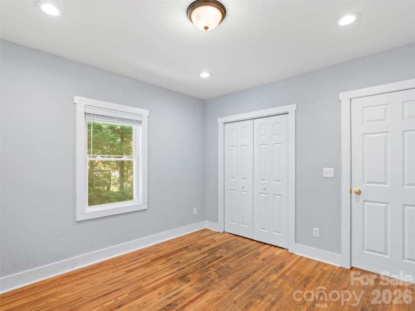 926 Chapel Road, Asheville, NC 28803.  MLS# CAR4374168, YatesRealty ID 22739. 