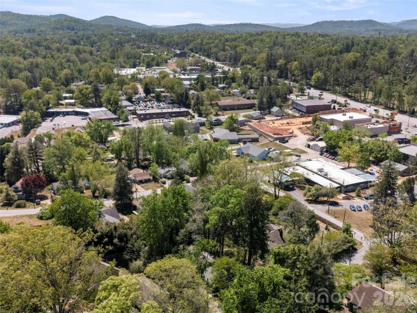 926 Chapel Road, Asheville, NC 28803.  MLS# CAR4374168, YatesRealty ID 22739. 