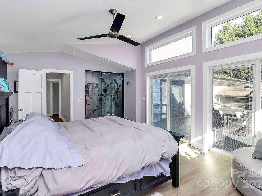 9808 Washam Potts Road, Cornelius, NC 28031.  MLS# CAR4227538, YatesRealty ID 22739. 