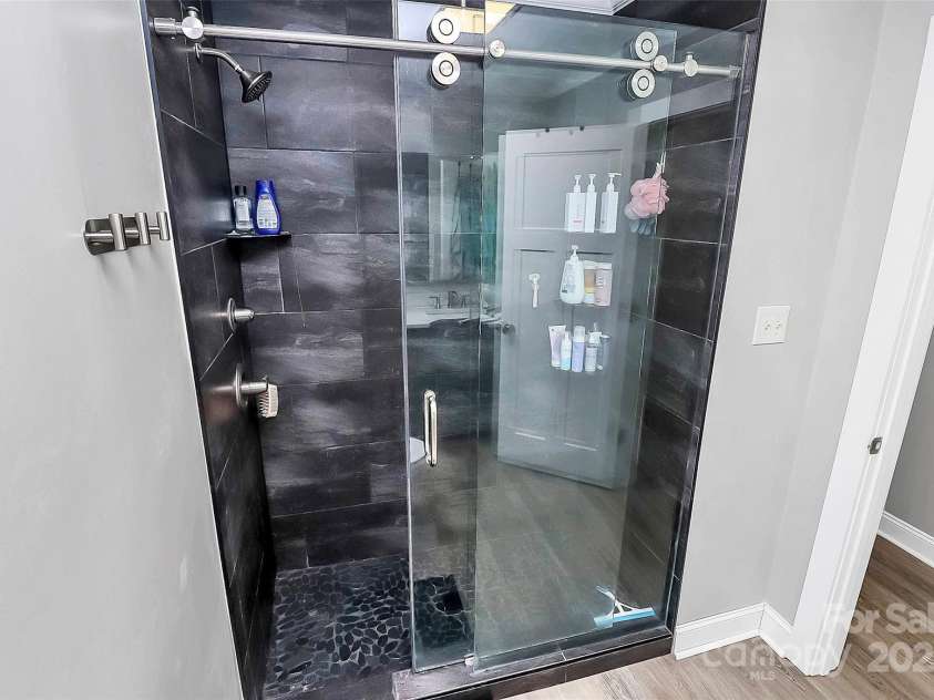 9808 Washam Potts Road, Cornelius, NC 28031.  MLS# CAR4227538, YatesRealty ID 22739. 