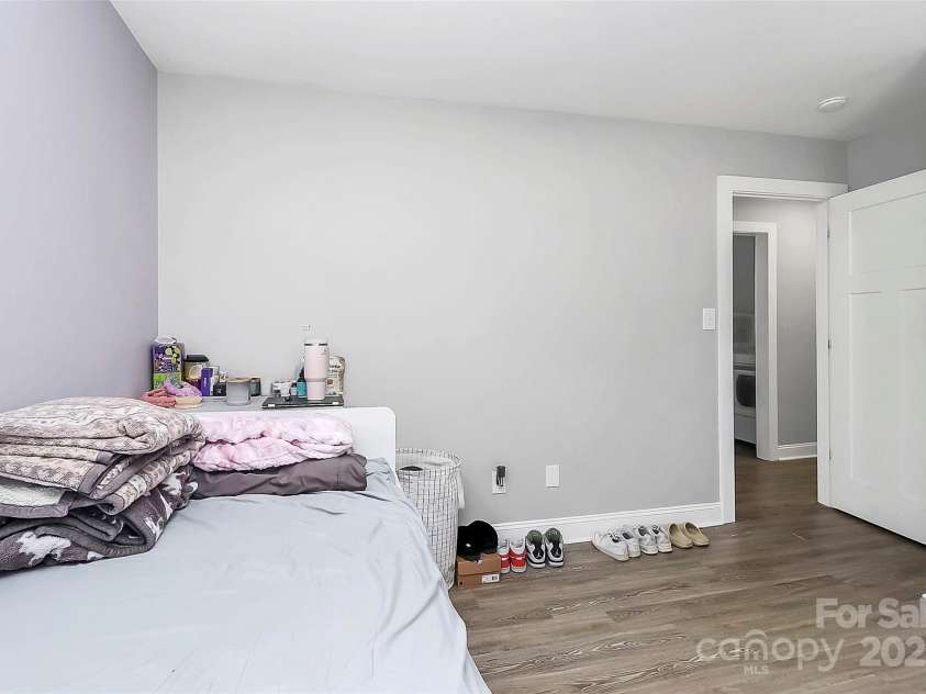 9808 Washam Potts Road, Cornelius, NC 28031.  MLS# CAR4227538, YatesRealty ID 22739. 