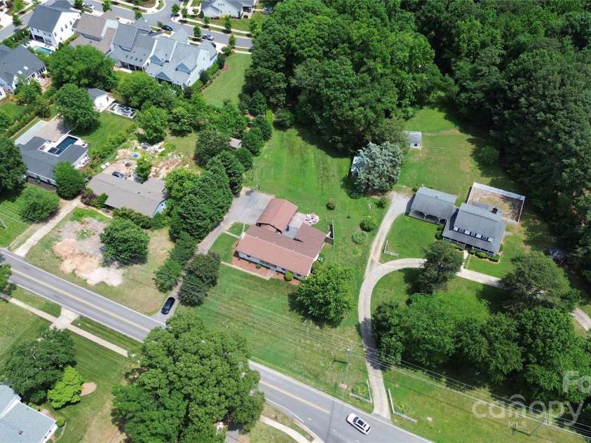 9808 Washam Potts Road, Cornelius, NC 28031.  MLS# CAR4227538, YatesRealty ID 22739. 