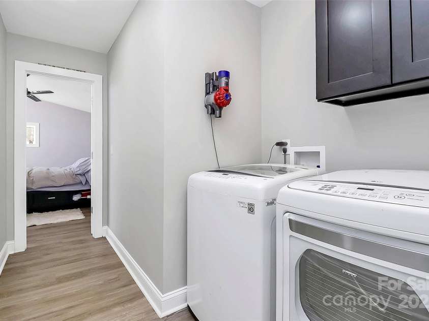 9808 Washam Potts Road, Cornelius, NC 28031.  MLS# CAR4321312, YatesRealty ID 22739. 