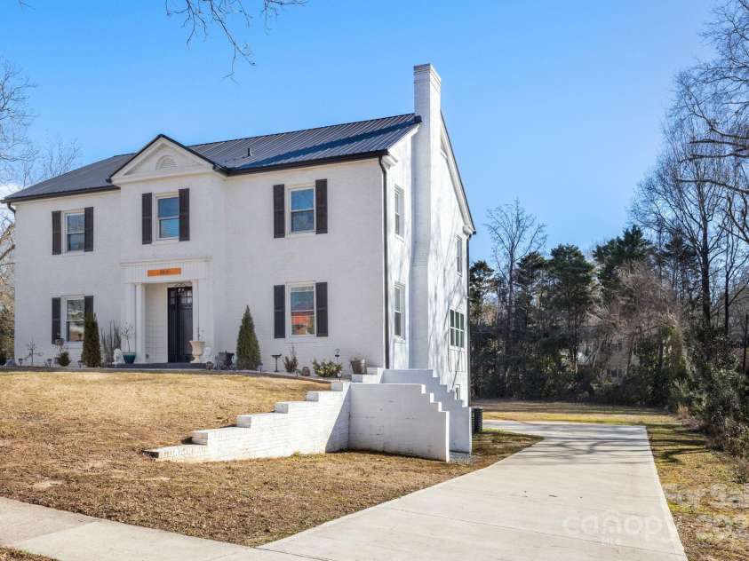 303 Greene Street, Wadesboro, NC 28170.  MLS# CAR4216976, YatesRealty ID 2274. 