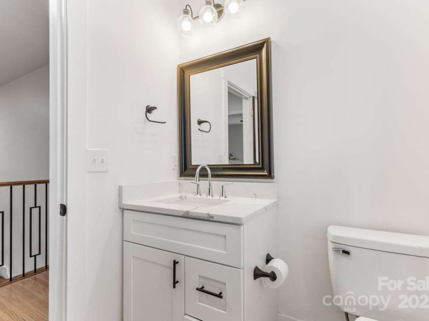 303 Greene Street, Wadesboro, NC 28170.  MLS# CAR4216976, YatesRealty ID 2274. Upstairs Full Bathroom