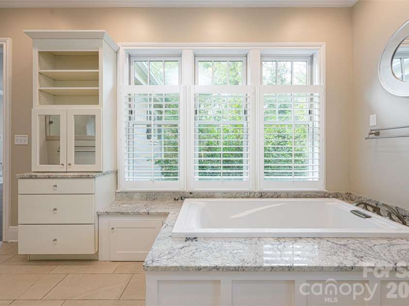 5 Cleftridge Court, Asheville, NC 28803.  MLS# CAR4347455, YatesRealty ID 2274. 
