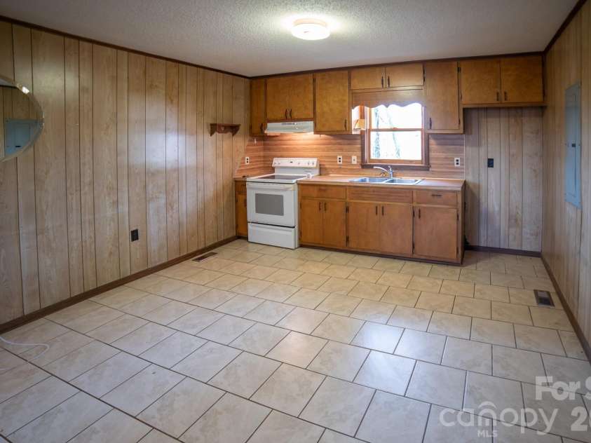 7340 Downs Avenue, Connelly Springs, NC 28612.  MLS# CAR4336042, YatesRealty ID 2274. 