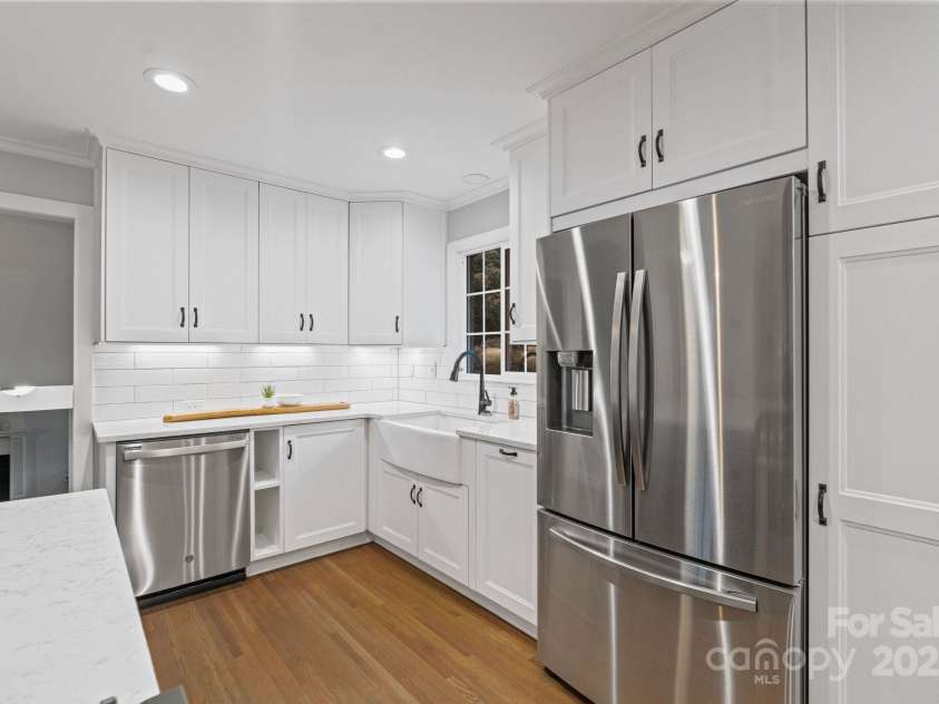 3808 Severn Avenue, Charlotte, NC 28210.  MLS# CAR4234793, YatesRealty ID 22740. 