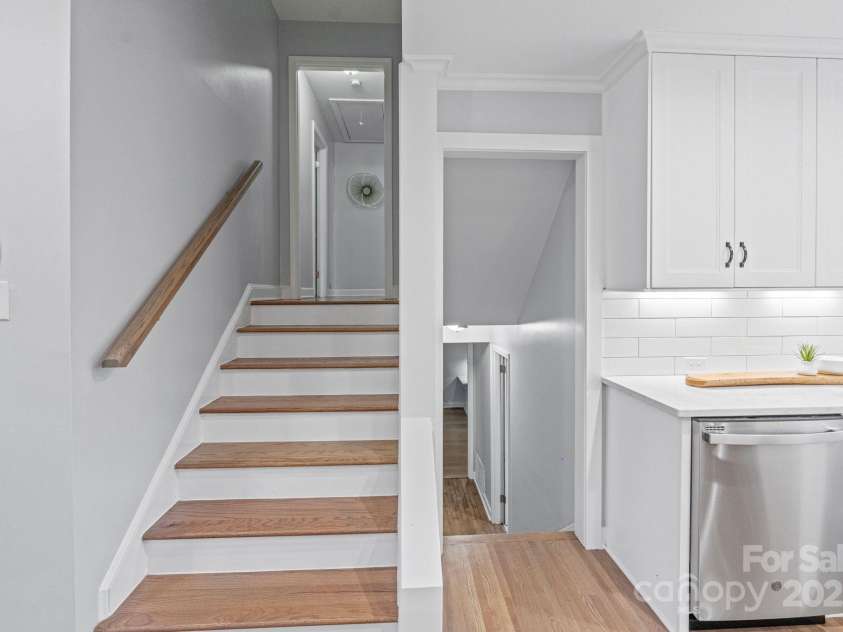 3808 Severn Avenue, Charlotte, NC 28210.  MLS# CAR4234793, YatesRealty ID 22740. 