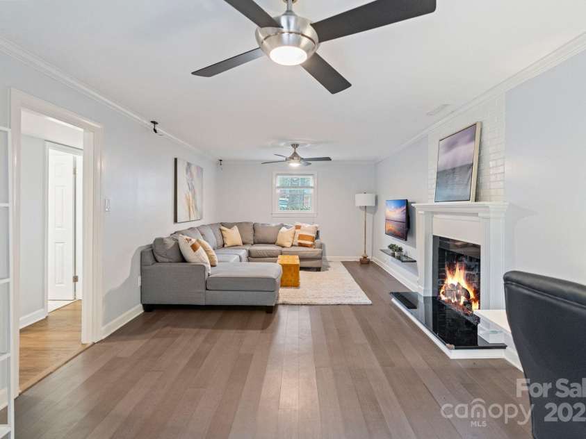 3808 Severn Avenue, Charlotte, NC 28210.  MLS# CAR4234793, YatesRealty ID 22740. 